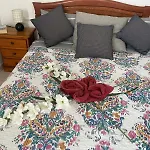 - Sleeps 4 - Jacuzzi - Terrace - Pool
