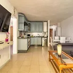 - Sleeps 4 - Jacuzzi - Terrace - Pool Адехе