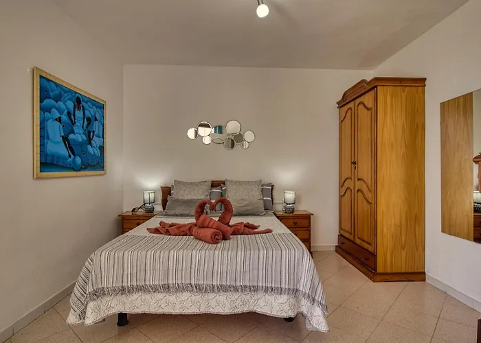 Appartement - Sleeps 4 - Jacuzzi - Terrace - Pool