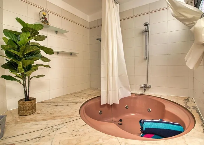 Appartamento - Sleeps 4 - Jacuzzi - Terrace - Pool