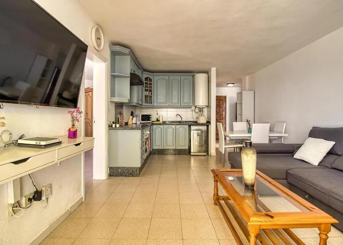 - Sleeps 4 - Jacuzzi - Terrace - Pool Playa Feñabe