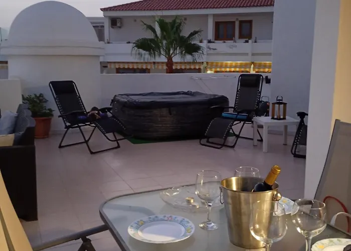 - Sleeps 4 - Jacuzzi - Terrace - Pool Costa Adeje (Tenerife)