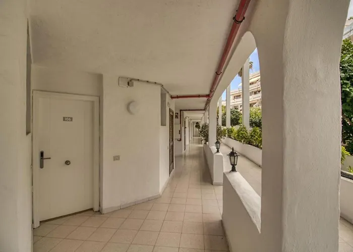 - Sleeps 4 - Jacuzzi - Terrace - Pool Playa Feñabe