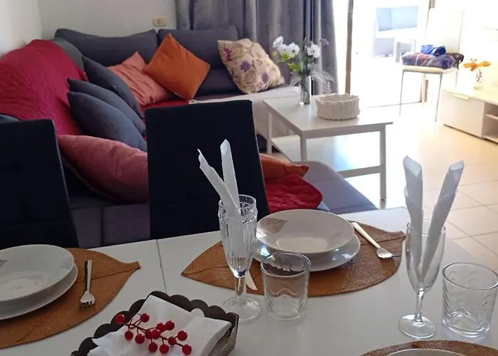 - Sleeps 4 - Jacuzzi - Terrace - Pool Appartement *