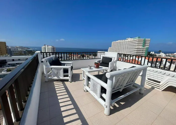 Appartement - Sleeps 4 - Jacuzzi - Terrace - Pool